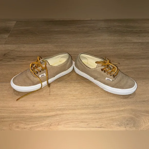 Linen Vans with Leather Laces - Picture 4 of 7